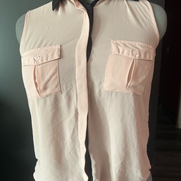 ** 3 for $15**Suzy Shier Pink Button Down Polo Collar Blouse - Picture 2 of 6